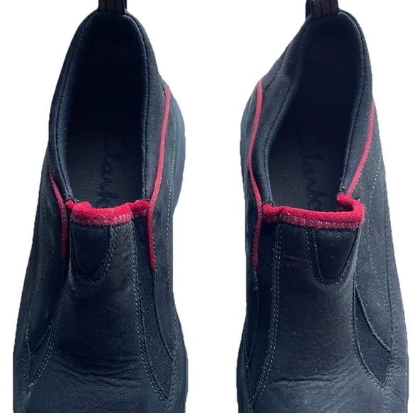 CLARKS Black LEATHER Slip-On SNEAKERS Size 6 1/2 M - Picture 1 of 16